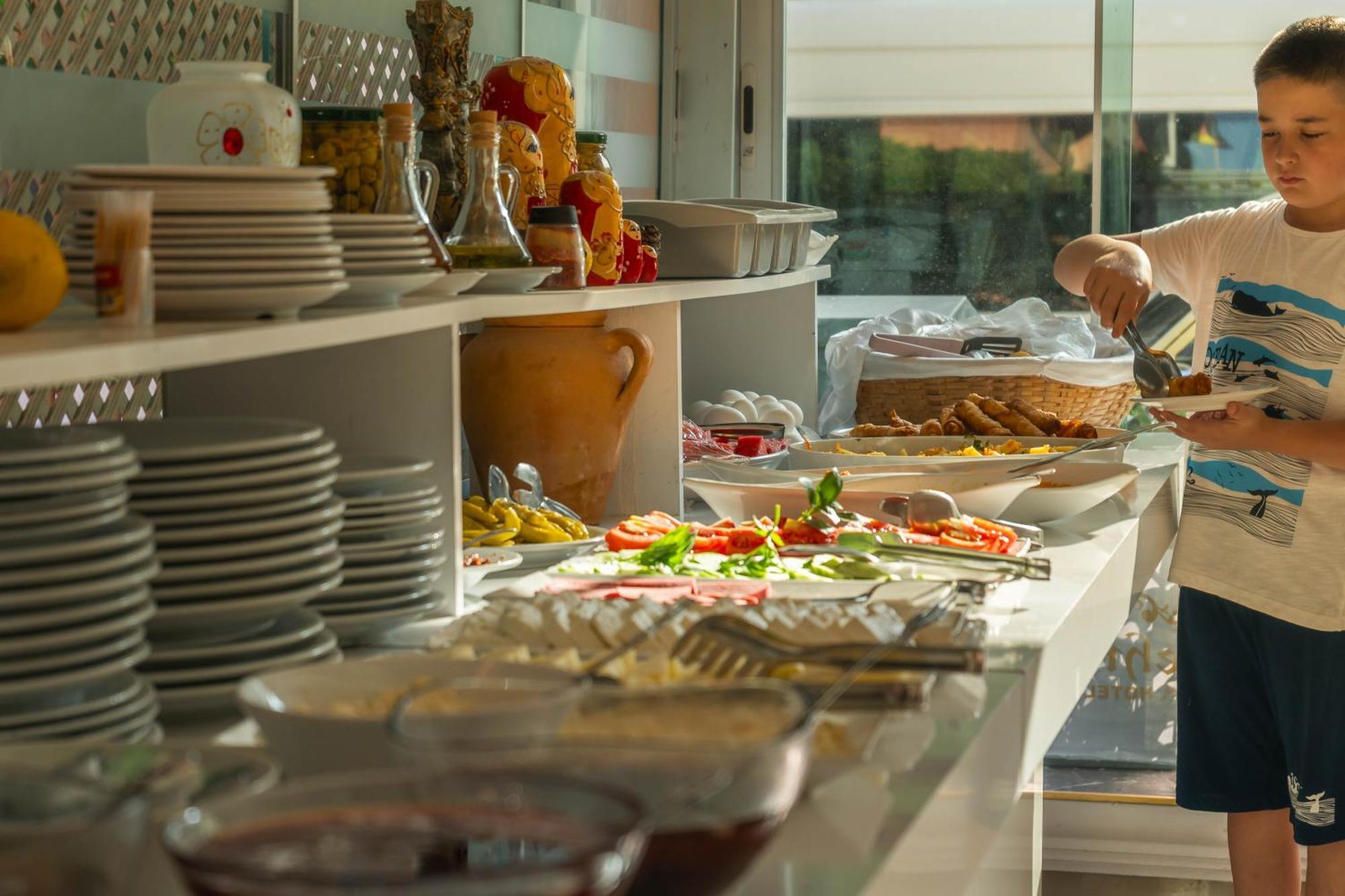 Behram Hotel Antalya Luaran gambar